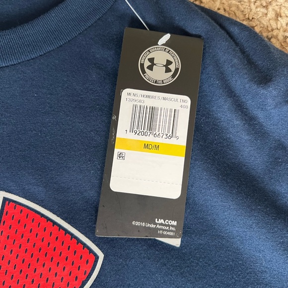 Under Armour Men's Dark Blue Tee with Red Logo - Picture 4 of 4